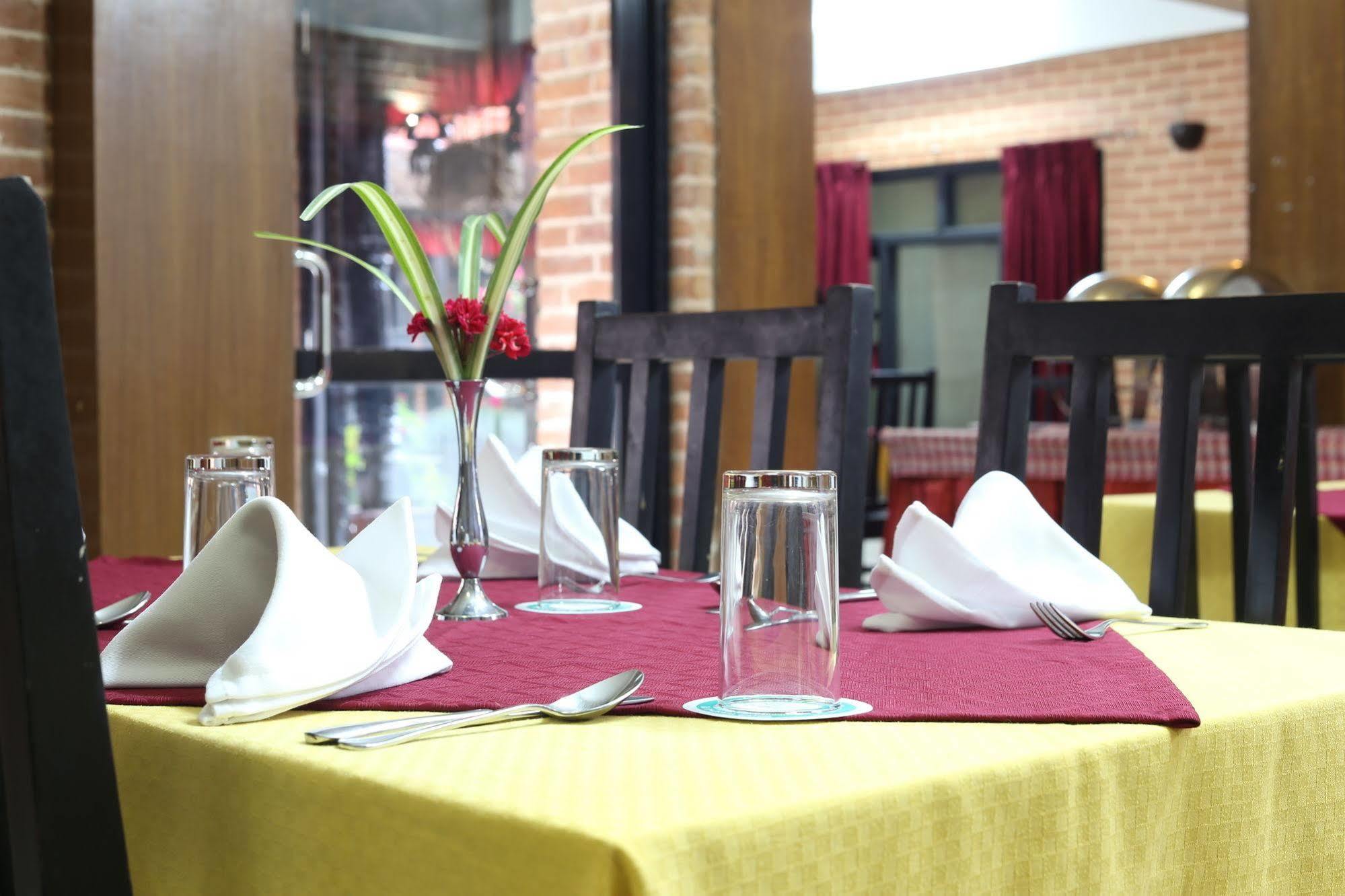 Thamel Eco Resort Kathmandu Exteriör bild